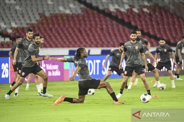 Timnas Bahrain Uji Coba Lapangan SUGBK Sebelum Pertandingan Melawan Timnas Indonesia Timnas Bahrain Uji Coba Lapangan SUGBK Sebelum Pertandingan Melawan Timnas Indonesia