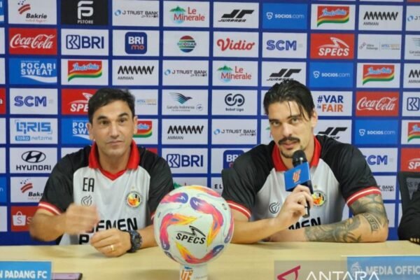Pelatih Carlos Almeida Beri Dukungan Tanpa Beban kepada Pemain Semen Padang