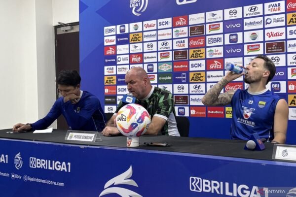 Bojan Hodak: Pertandingan Melawan Tim Papan Bawah Justru Menjadi Tantangan yang Berat Bojan Hodak: Pertandingan Melawan Tim Papan Bawah Justru Menjadi Tantangan yang Berat