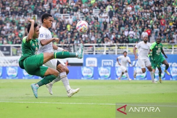 Derbi Jatim Tersaji di Liga 1 Indonesia: Persib Menyambut Kunjungan PSS Derbi Jatim Tersaji di Liga 1 Indonesia: Persib Menyambut Kunjungan PSS