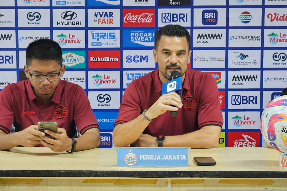 Carlos Pena: Persaingan di Papan Atas Liga 1 Semakin Sengit