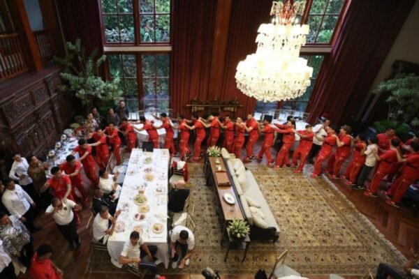 Jay Idzes Terpukau oleh Jamuan Makan Siang yang Diselenggarakan oleh Presiden Prabowo Jay Idzes Terpukau oleh Jamuan Makan Siang yang Diselenggarakan oleh Presiden Prabowo
