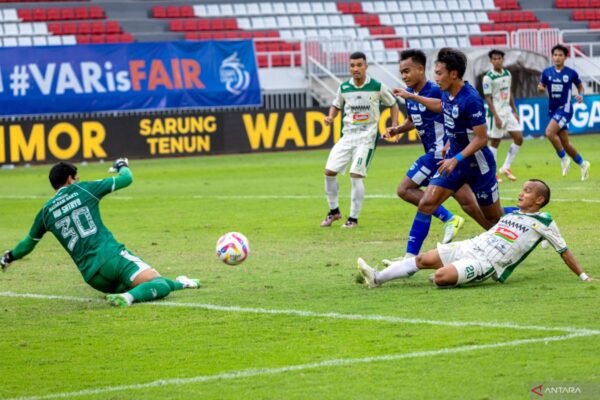 Riko Simanjuntak Siap Memimpin PSS Sleman Menghadapi Persija Jakarta Riko Simanjuntak Siap Memimpin PSS Sleman Menghadapi Persija Jakarta