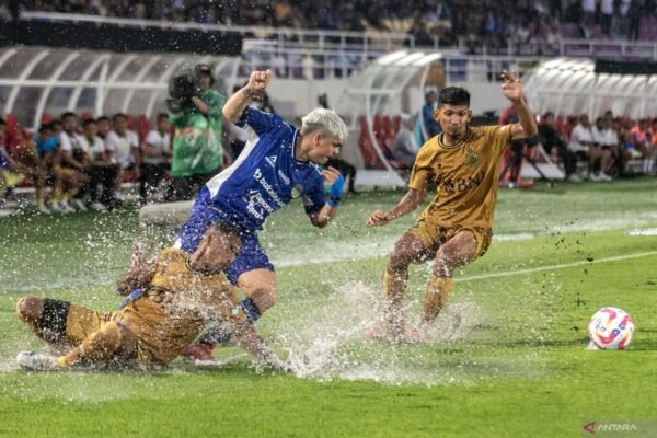 Berikut beberapa alternatif judul untuk "PSIM Pertimbangkan Stadion Manahan Jadi Kandang Alternatif":

1. "PSIM: Stadion Manahan Jadi Pilihan Kandang Cadangan"
2. "Stadion Manahan Jadi Opsi Kandang Alternatif bagi PSIM"
3. "PSIM Menyasar Stadion Manahan sebagai Kandang Alternatif"
4. "Membuka Peluang: PSIM Pertimbangkan Stadion Manahan sebagai Kandang Baru"
5. "PSIM Siap Alihkan Lokasi ke Stadion Manahan sebagai Kandang Sementara"
6. "Stadion Manahan: Alternatif Baru Kandang PSIM untuk Musim Depan"

Silakan pilih atau modifikasi judul yang sesuai dengan kebutuhan Anda!