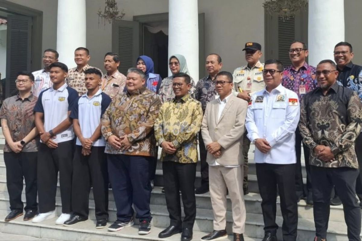 Judul Alternatif: "Dewa United Banten FC: Menggunakan BIS untuk Mendorong Pemulihan Ekonomi Daerah
