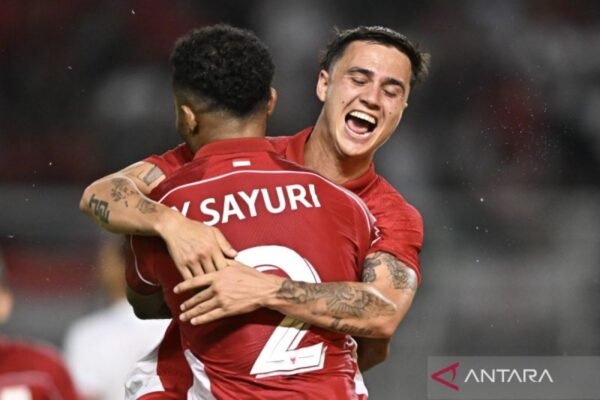 Berikut adalah beberapa alternatif judul untuk "Johnny Jansen mengakui sempat menginginkan Eliano untuk gabung ke Bali":

1. "Johnny Jansen Terbuka: Harapan untuk Eliano Bergabung di Bali"
2. "Pengakuan Johnny Jansen: Keinginan Rekrut Eliano ke Bali"
3. "Johnny Jansen: Eliano Jadi Target Impian untuk Bali"
4. "Johnny Jansen Mengungkapkan Keinginannya Atas Eliano di Bali"
5. "Keinginan Johnny Jansen: Eliano Sebagai Tambahan untuk Bali"

Silakan pilih atau modifikasi sesuai kebutuhan!